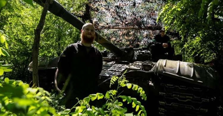 দোনেৎস্কে ভারি গোলাবর্ষণ করেছে রাশিয়া